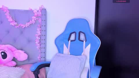 Snapshot of violet_rost chatting on 09/08/25, 02:27  Violet  online show from 09/08/25, 02:27