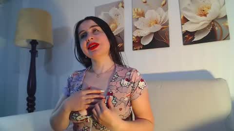 violet_tay1 online show from 11/20/25, 10:48