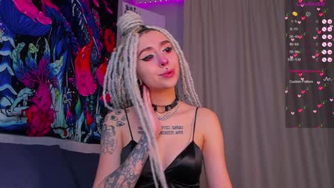 Snapshot of violet_walker7 chatting on 01/03/25, 06:01 Violet online show from 01/03/25, 06:01