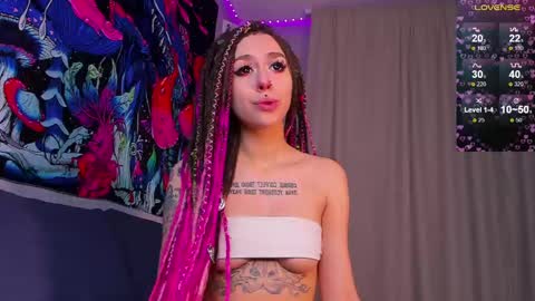 Snapshot of violet_walker7 chatting on 02/15/25, 05:07 Violet online show from 02/15/25, 05:07