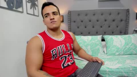 VIOLETA AND MAXX online show from 10/25/25, 02:19