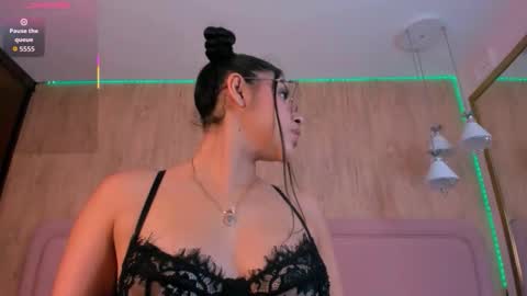 Snapshot of violeta_garcia chatting on 09/25/25, 09:13 Violeta Garcia online show from 09/25/25, 09:13