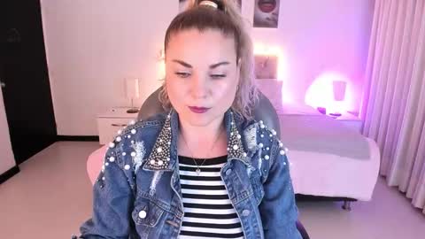 violeta_hotter_ online show from 11/09/25, 10:57