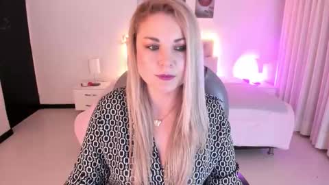 violeta_hotter_ online show from 11/13/25, 10:25