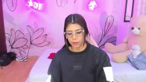 Snapshot of violeta_in chatting on 10/18/25, 12:28 Violeta online show from 10/18/25, 12:28
