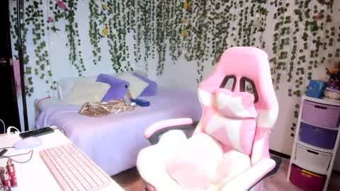 Violeta online show from 11/18/25, 05:06