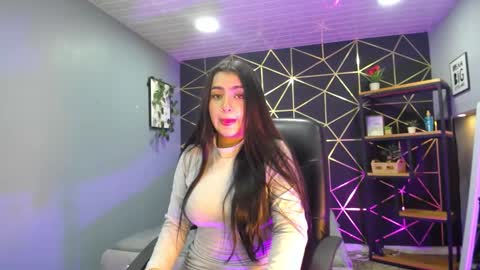 Snapshot of violeta_velle chatting on 10/08/25, 04:04 violeta_velle online show from 10/08/25, 04:04