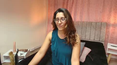 Snapshot of violetascott_ chatting on 02/17/25, 06:59 VIOLETA online show from 02/17/25, 06:59