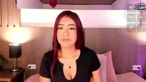 Snapshot of violetcarson_ chatting on 09/23/25, 01:36 Violet online show from 09/23/25, 01:36