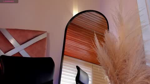 Snapshot of violetcollins_ chatting on 09/09/25, 07:35 Call me Violet online show from 09/09/25, 07:35