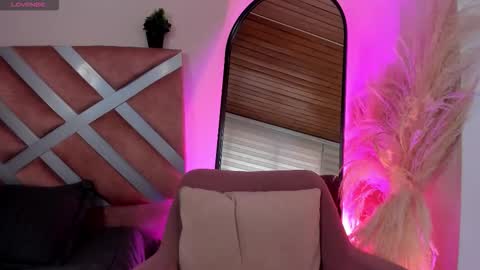 Snapshot of violetcollins_ chatting on 10/30/25, 07:36 Call me Violet online show from 10/30/25, 07:36