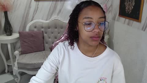 Snapshot of violeth_b chatting on 01/11/25, 12:40 violeth_b online show from 01/11/25, 12:40
