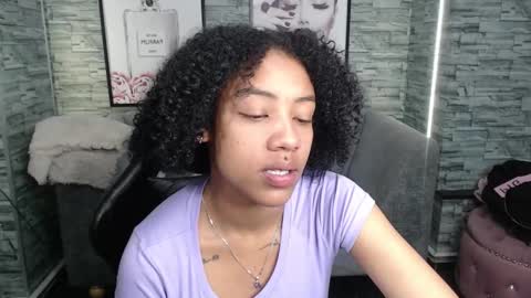 Snapshot of violeth_b chatting on 09/17/25, 12:40 violeth_b online show from 09/17/25, 12:40
