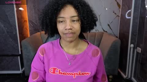 violeth_b online show from 10/18/25, 01:01