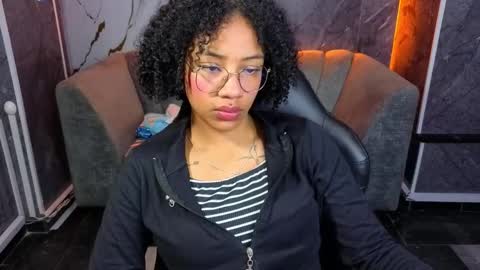 violeth_b online show from 11/06/25, 01:23