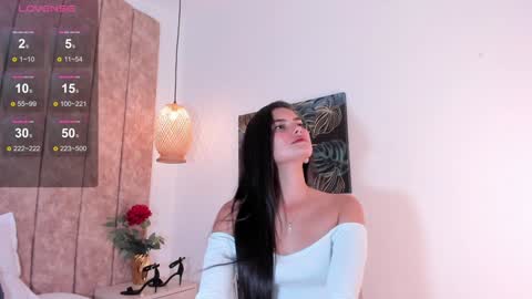 Snapshot of violethilton chatting on 02/07/25, 07:17 violeth online show from 02/07/25, 07:17