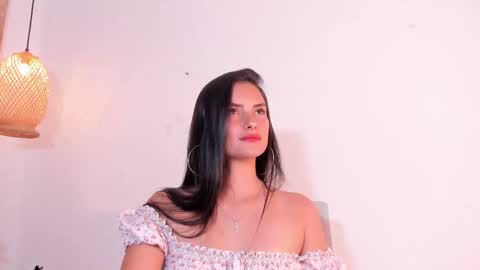 Snapshot of violethilton chatting on 03/11/25, 11:15 violeth online show from 03/11/25, 11:15