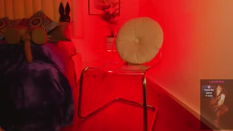 Snapshot of violett__sinclair1 chatting on 11/06/25, 12:06 Violett online show from 11/06/25, 12:06