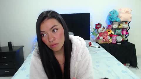Snapshot of violett_flowers chatting on 02/03/25, 10:21 violeta online show from 02/03/25, 10:21