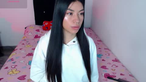 Snapshot of violett_flowers chatting on 09/08/25, 07:13 violeta online show from 09/08/25, 07:13