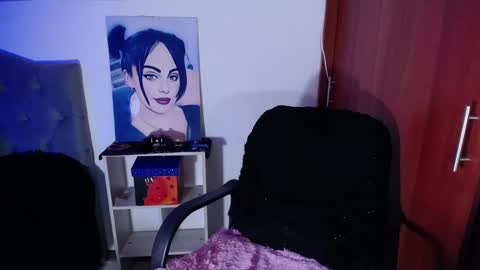 Snapshot of violett_hottie chatting on 01/25/25, 10:18 violett Independent model online show from 01/25/25, 10:18