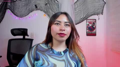 Snapshot of violett_red chatting on 10/13/25, 09:15 Violeta online show from 10/13/25, 09:15