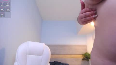 Snapshot of violetta_rainbow chatting on 02/21/25, 10:50 Violetta online show from 02/21/25, 10:50