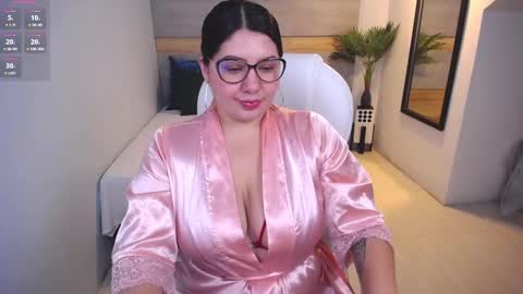 Snapshot of violetta_rainbow chatting on 02/22/25, 10:07 Violetta online show from 02/22/25, 10:07