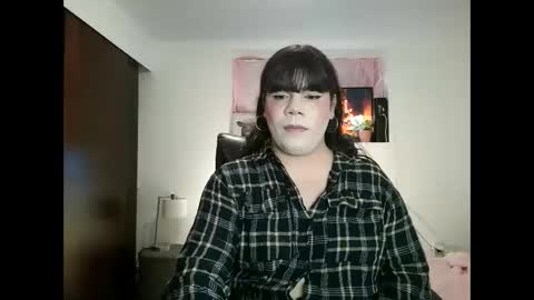 Snapshot of violettacam69 chatting on 01/20/25, 05:04 violettacam69 online show from 01/20/25, 05:04