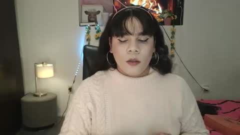 Snapshot of violettacam69 chatting on 01/23/25, 02:23 violettacam69 online show from 01/23/25, 02:23