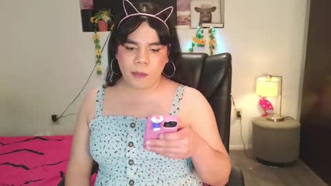 Snapshot of violettacam69 chatting on 02/07/25, 07:29 violettacam69 online show from 02/07/25, 07:29