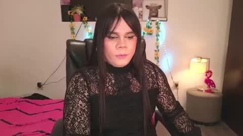Snapshot of violettacam69 chatting on 02/11/25, 10:26 violettacam69 online show from 02/11/25, 10:26