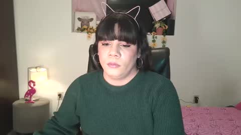 Snapshot of violettacam69 chatting on 02/20/25, 02:40 violettacam69 online show from 02/20/25, 02:40