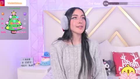Snapshot of violettbloss chatting on 12/12/24, 11:25 Violeta online show from 12/12/24, 11:25