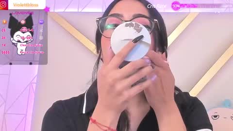 Snapshot of violettbloss chatting on 02/18/25, 09:20 Violeta online show from 02/18/25, 09:20