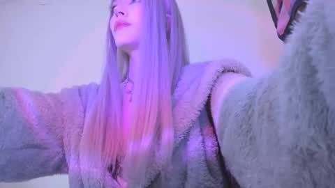 Snapshot of violettbones chatting on 12/26/24, 04:43 Violett online show from 12/26/24, 04:43