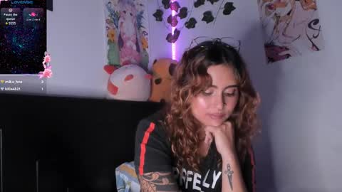 Snapshot of violetteramirez01 chatting on 02/07/25, 10:09 Violette online show from 02/07/25, 10:09