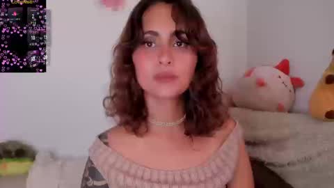 Snapshot of violetteramirez01 chatting on 09/25/25, 10:02 Violette online show from 09/25/25, 10:02
