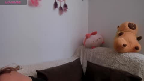 Snapshot of violetteramirez01 chatting on 11/16/25, 04:45 Violette online show from 11/16/25, 04:45