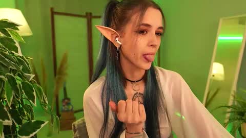 violettessa online show from 11/13/25, 11:42