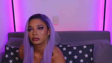 Snapshot of violettgrey_ chatting on 03/08/25, 01:06 Violet online show from 03/08/25, 01:06