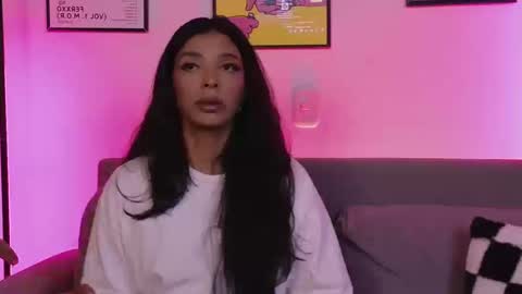 Snapshot of violettgrey_ chatting on 09/19/25, 04:25 Violet online show from 09/19/25, 04:25
