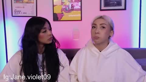 Snapshot of violettgrey_ chatting on 10/09/25, 11:58 Violet online show from 10/09/25, 11:58