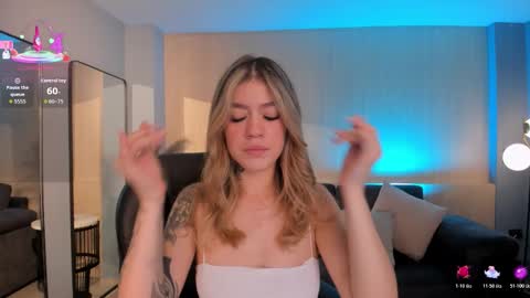 Violett  online show from 11/08/25, 11:21