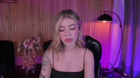 Violett  online show from 11/12/25, 07:35