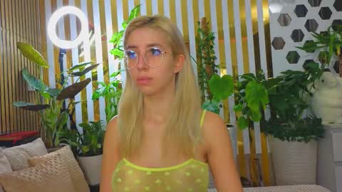 Violetta online show from 10/20/25, 08:31