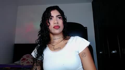 Snapshot of violetwitch05 chatting on 09/14/25, 08:30 Violet online show from 09/14/25, 08:30