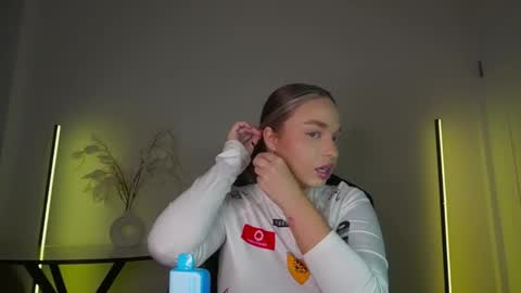 Violla online show from 10/17/25, 07:44