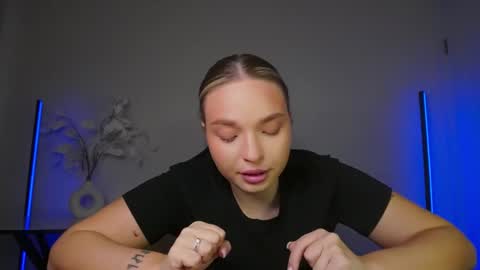 Violla online show from 11/04/25, 12:48