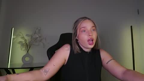 Violla online show from 11/06/25, 09:32